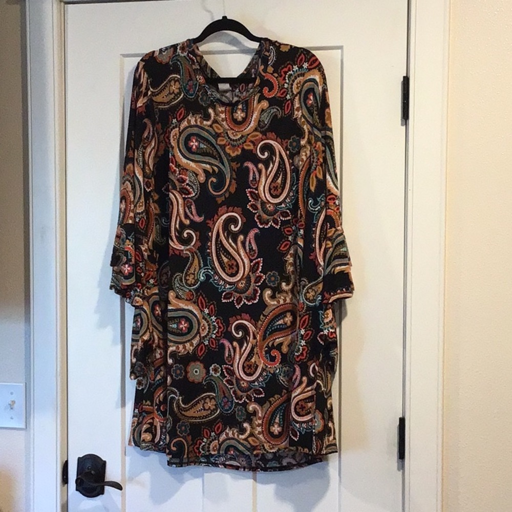3/4 inch flutter sleeve paisley dress or worn with leggings!